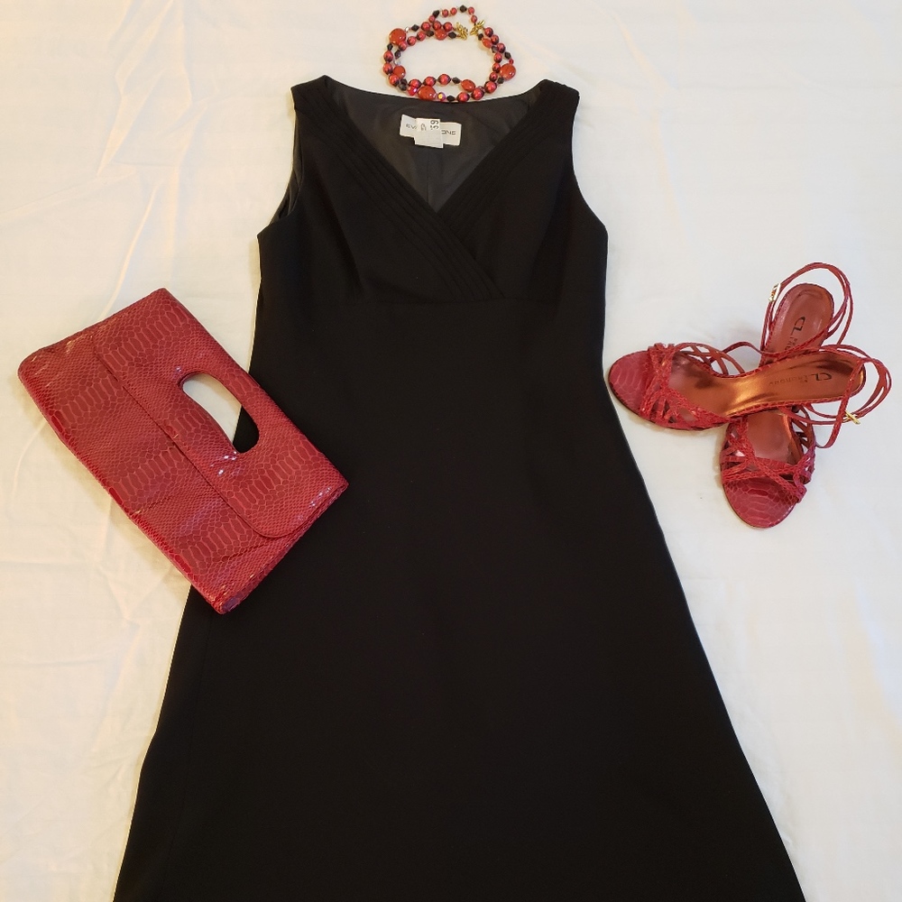 (Evan-Picone) Classic Black Sleeveless Dress